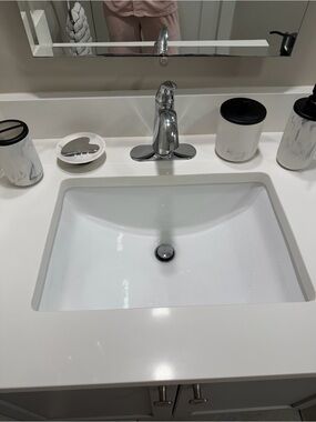 Source Unknown White Marble-Look Bathroom Accessory Set with Black Accents